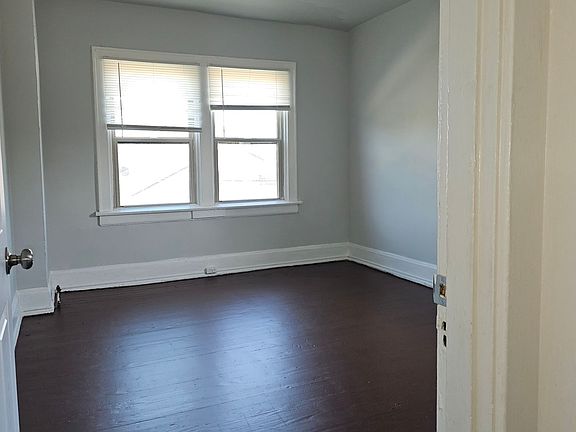 3rd image of 3011 Park Ave Unit 4