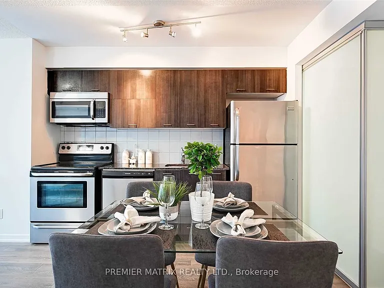 20 Joe Shuster Way #910 — Photo 3