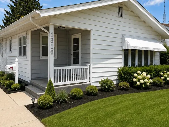 1316 S Terrace St, Janesville, WI 53546