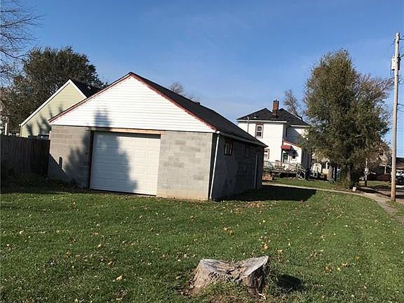 3rd image of 700 Lakeside Ave