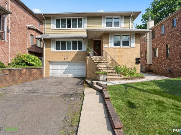 312 6th St, Palisades Park, NJ 07650