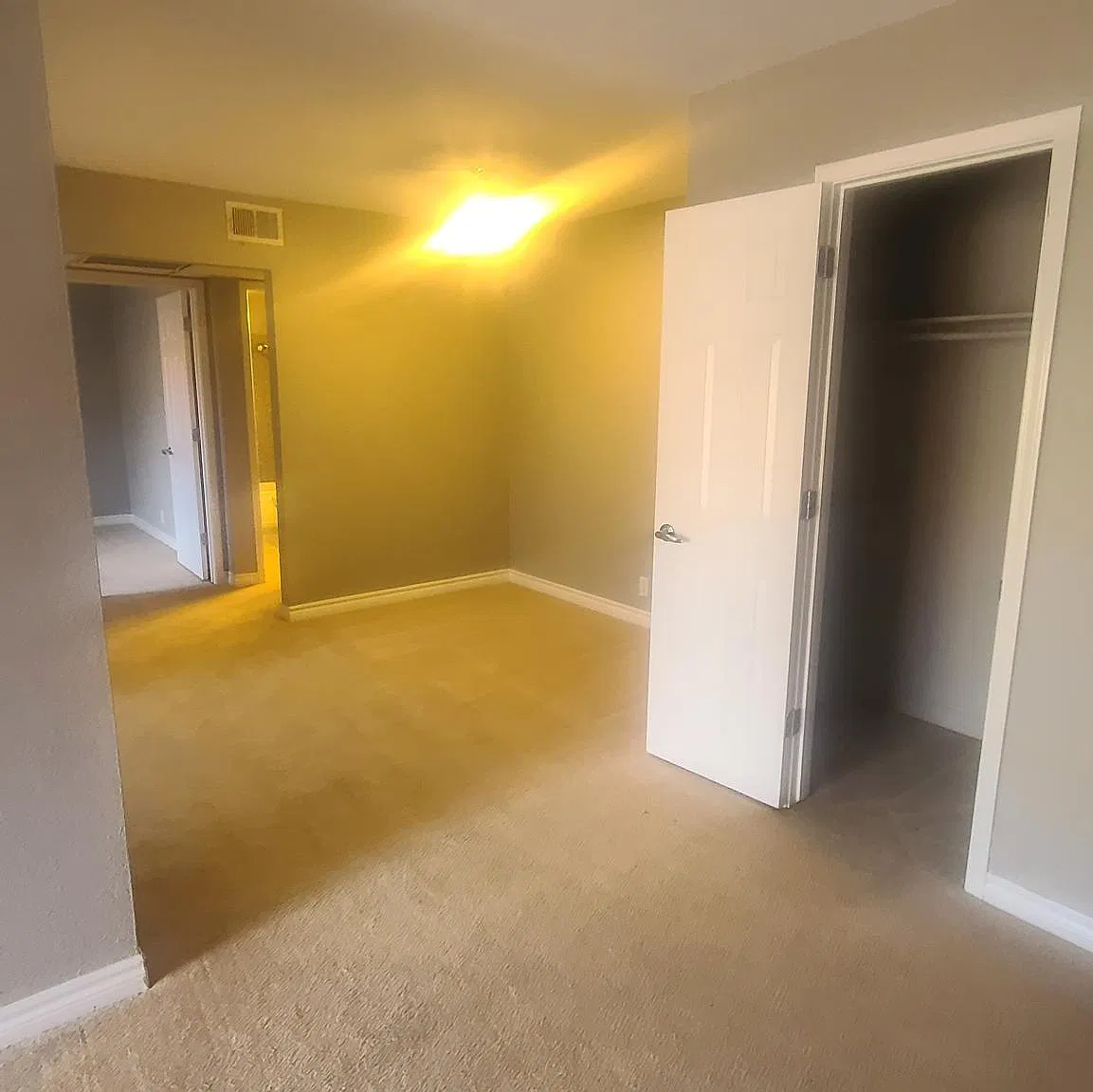 5061 River Glen Dr — Photo 4