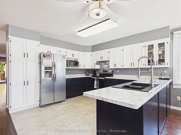 5th image of 366 Goderich St