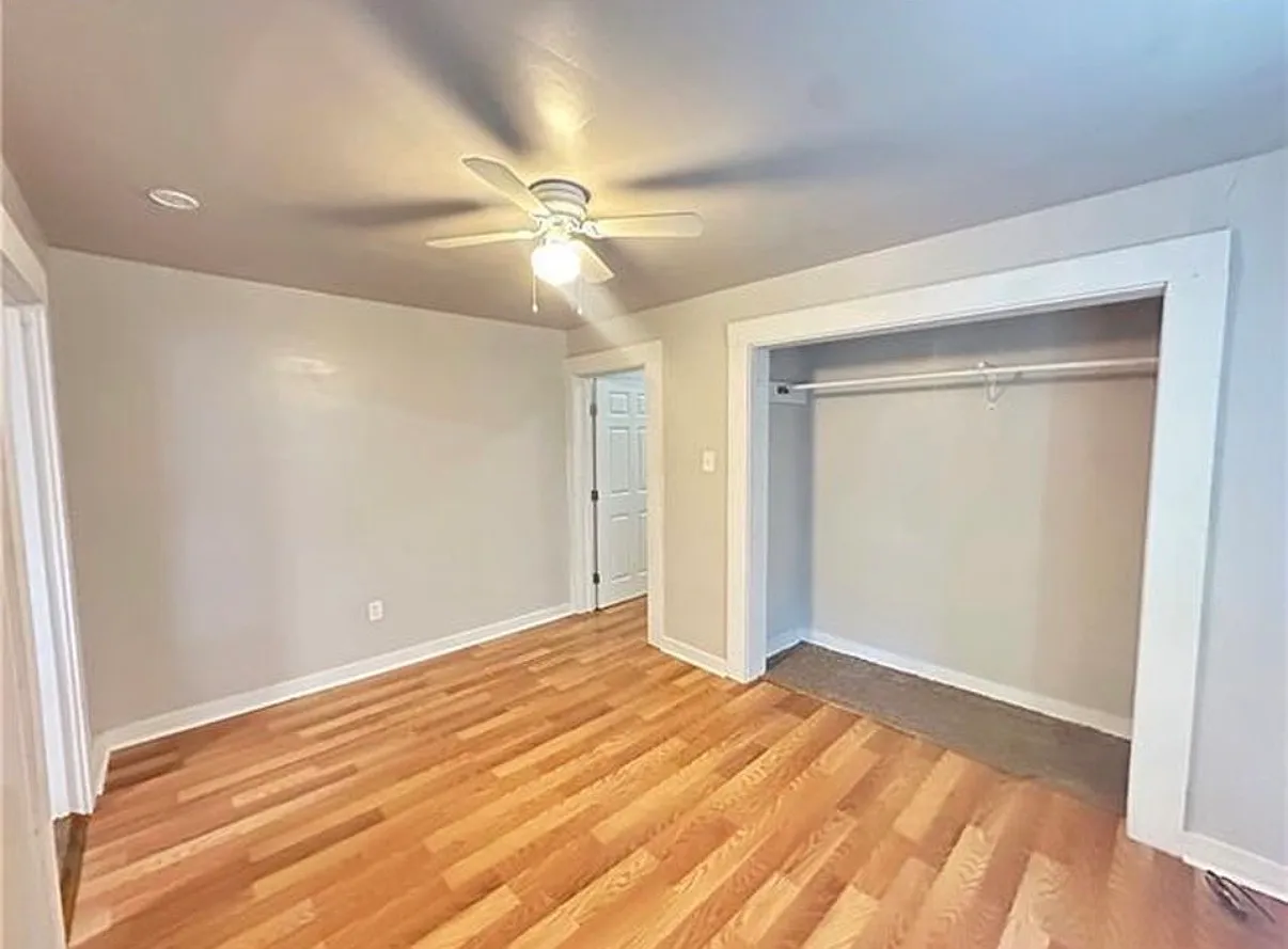 2 bed, 900 sqft, $1,350 — Photo 3
