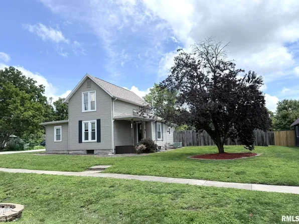 216 S State St, East Galesburg, IL 61430