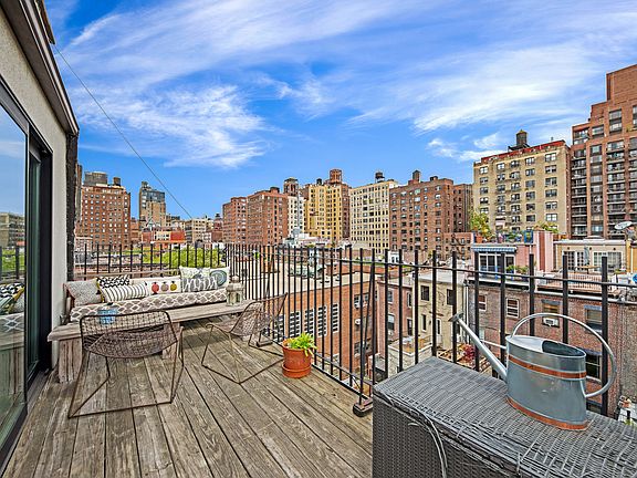 5th image of 131 W 77th St APT 4