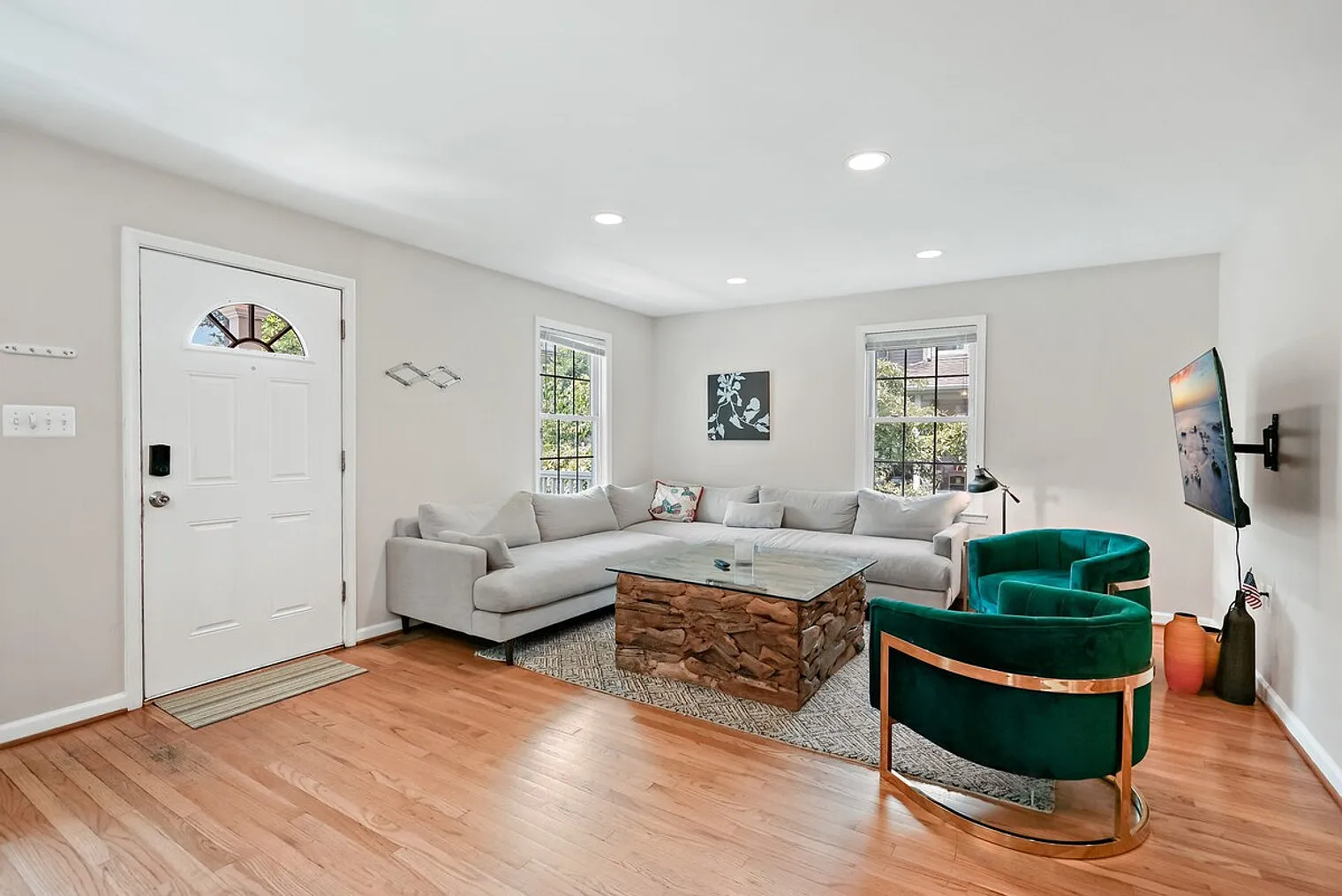 5 bed, 4.0 bath, $6,554 — Photo 4