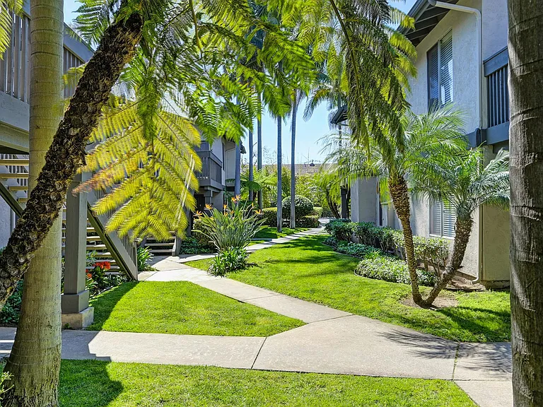Elan Tamarack Shores — Photo 1