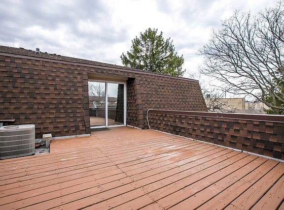 5th image of 1820 W Surrey Park Ln Unit 2A