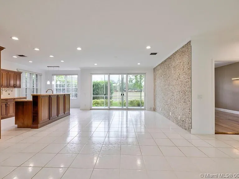 12375 NW 10th Dr — Photo 8