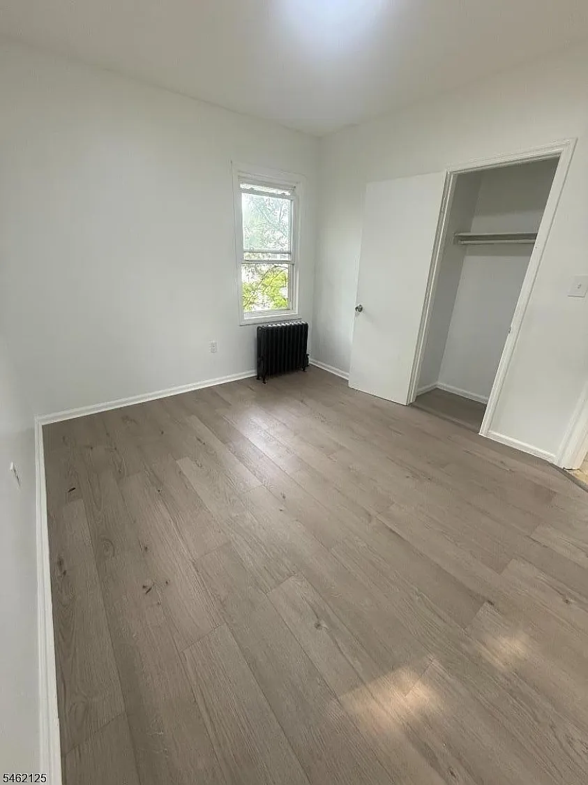 4 bed, 1.0 bath, 1200 sqft, $1,995 — Photo 1