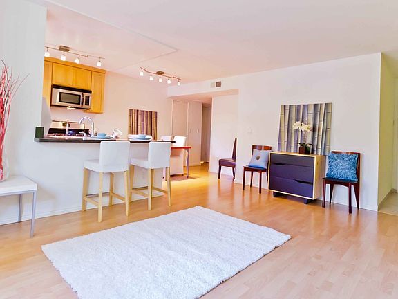 2nd image of 5907 Monterey Rd APT 109