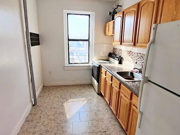 5th image of 803 E 182nd St #26