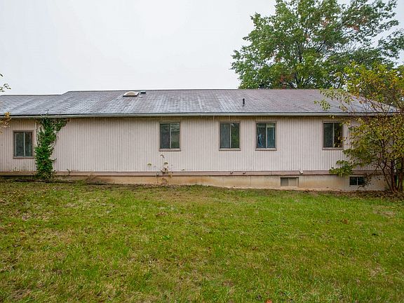 4th image of 1626 Aspenhill Dr