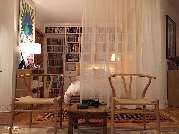 2nd image of 14 Horatio St APT 4B
