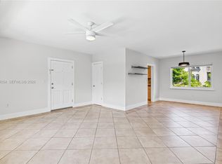 125 Edgewater Dr APT 14, Coral Gables, FL 33133