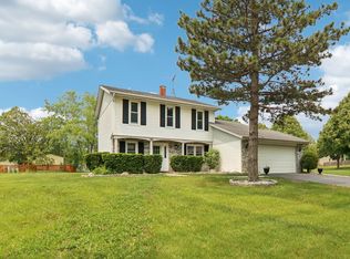 104 S Walnut Ln, Schaumburg, IL 60193