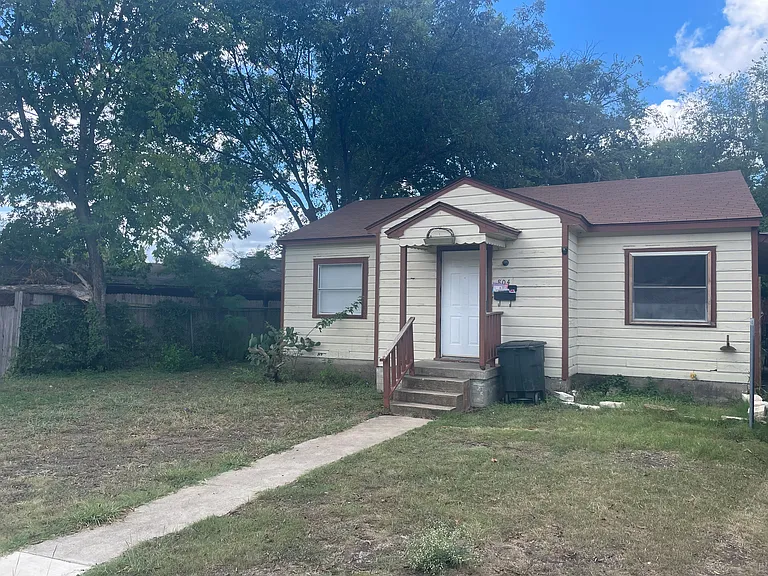 804 Northside Dr — Photo 2