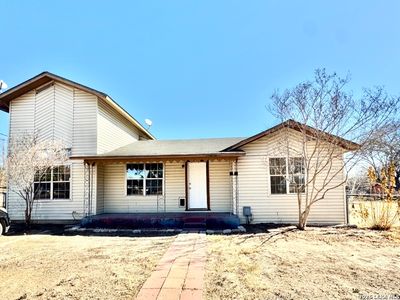 19524 S Benton, Lytle, TX, 78052