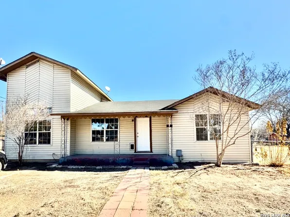 19524 S Benton, Lytle, TX 78052