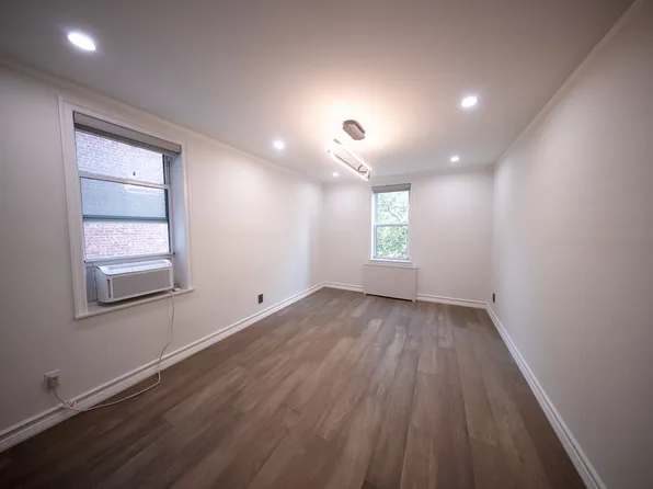 2553 East 7th Street image 16 of 38