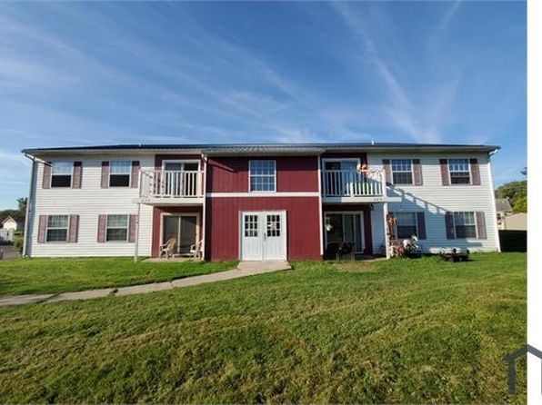 10 Surrey Ln, Grabill, IN 46741