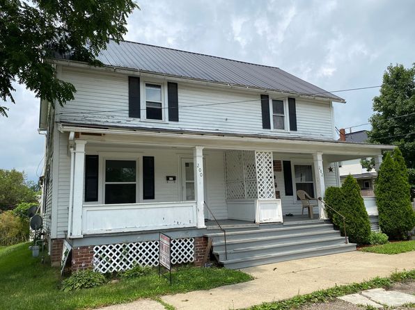 200-202 Holbrook Ave #200