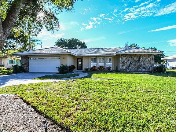 3rd image of 212 Matisse Cir N