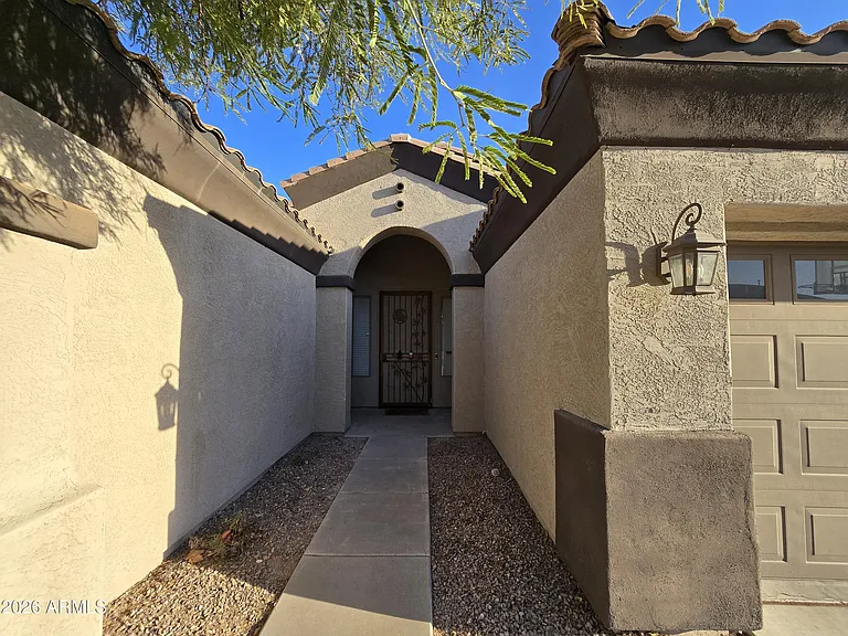 1173 E Mary Ln — Photo 2