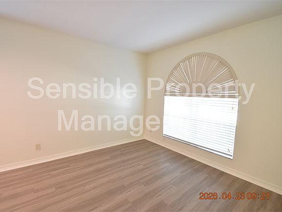 3rd image of 30633 Totteridge Pl