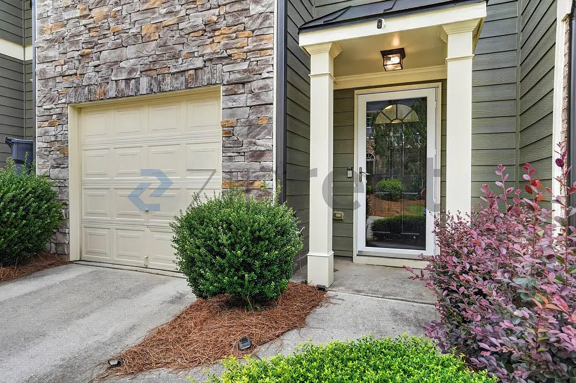 2 bed, 2.5 bath, 1472 sqft, $1,995 — Photo 2