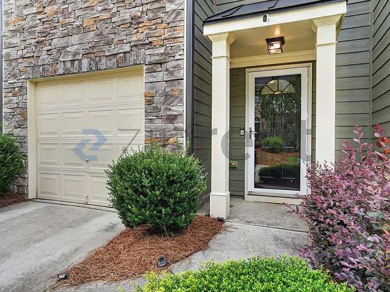 2854 Ridgeview Dr SW — Photo 2