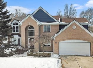 110 Easton Dr, South Lyon, MI