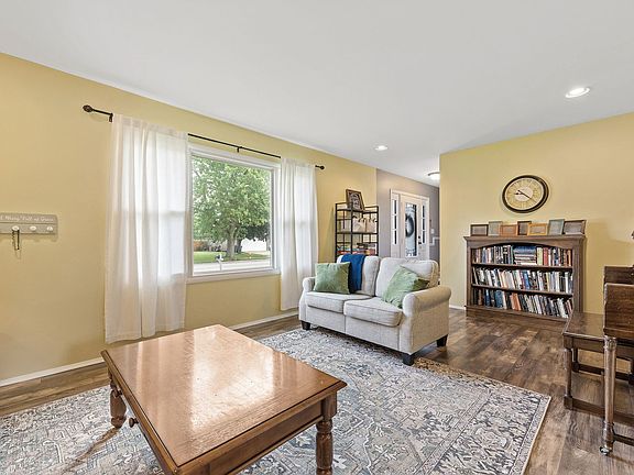 3rd image of 361 Kathy Dr