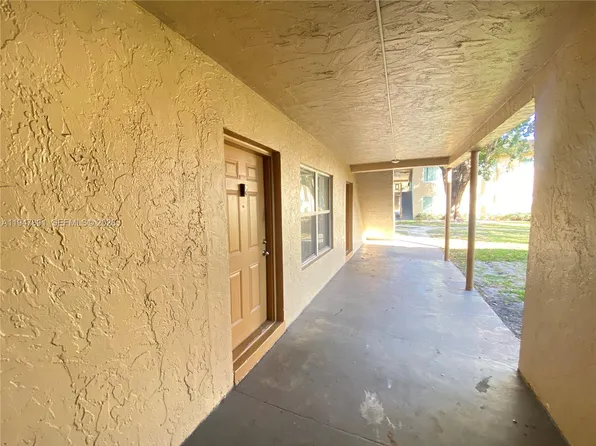 2412 NW 39th Way APT 101, Lauderdale Lakes, FL 33311