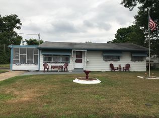 327 Collins Ln, Maple Shade, NJ 08052