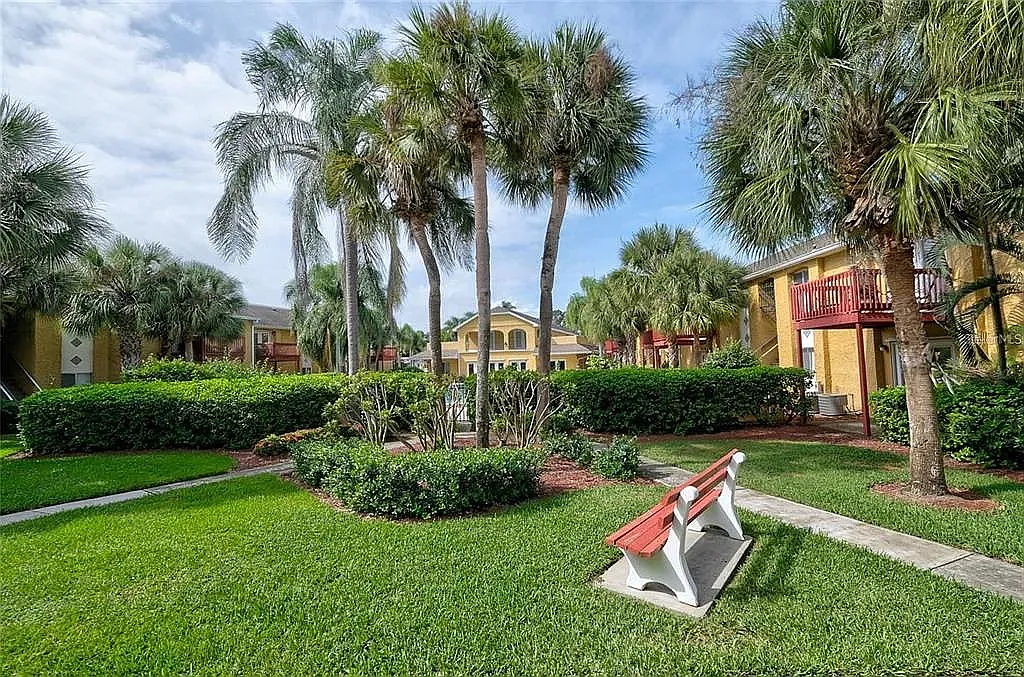 2 bed, 1049 sqft, $1,850 — Photo 4