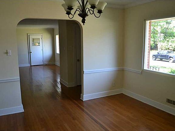 5th image of 3205 Camellia Dr