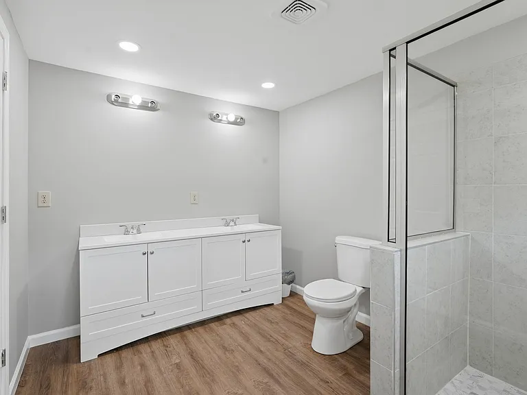 7134 Williams Rd — Photo 14