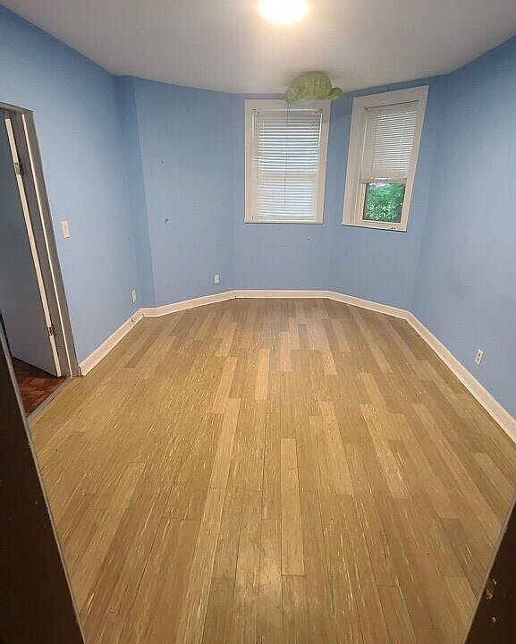 1st image of 2545 W Ainslie St APT B