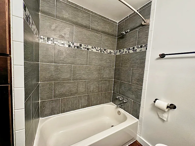 25523 Lawson St #4 — Photo 7