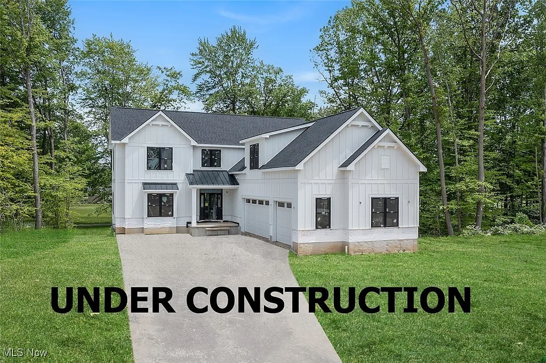 810 Club Dr W photo 1