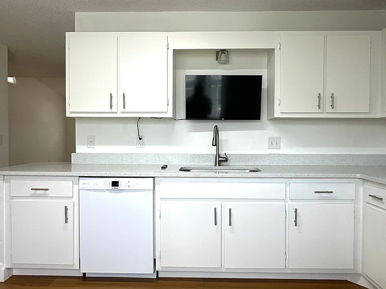 6020 Scotchwood Gln #210 — Photo 17