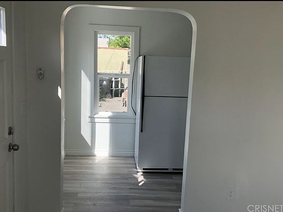 4th image of 3619 Edenhurst Ave