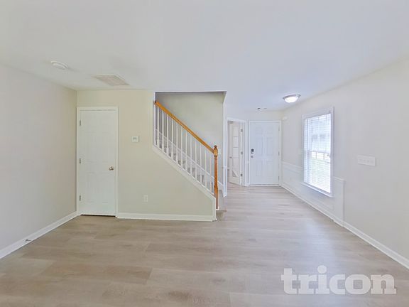 3rd image of 3281 Saville St SW