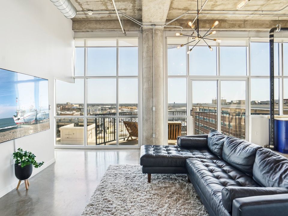 12 foot ceilings with floor to ceiling windows