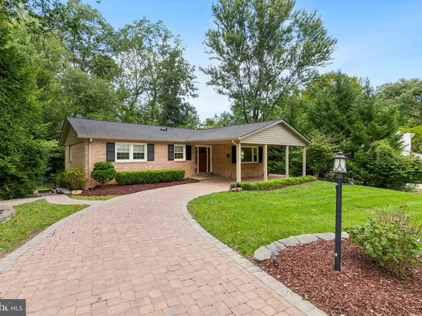 6634 Reynard Dr, Springfield, VA 22152