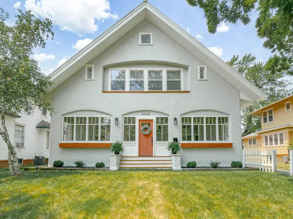 2332 Oakland Dr, Kalamazoo, MI 49008