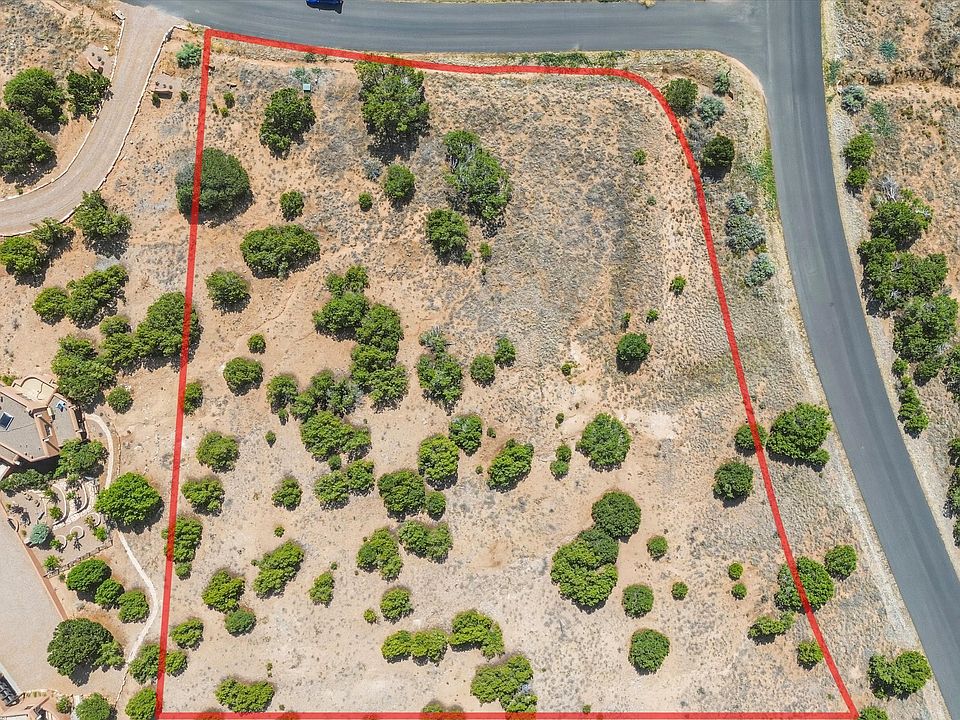 1st image of 4 Hollyhock Cir