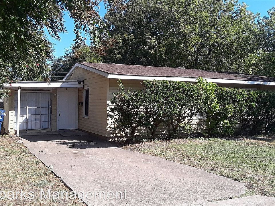 1st image of 211 Loma Dr